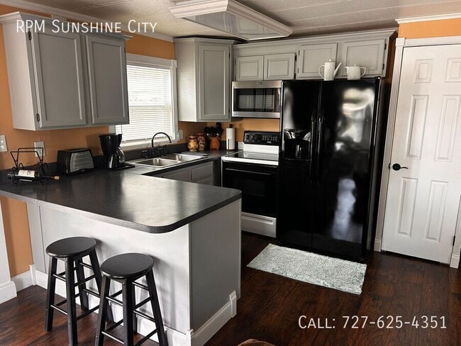 Building Photo - 2291 E Bay Dr