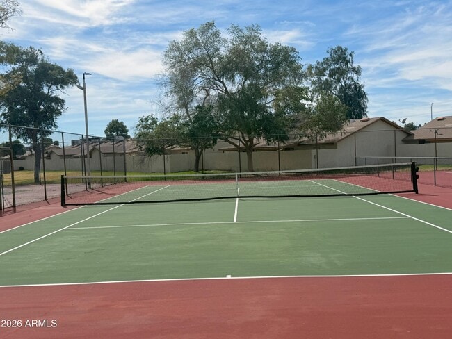 Building Photo - 2605 W Willow Ave