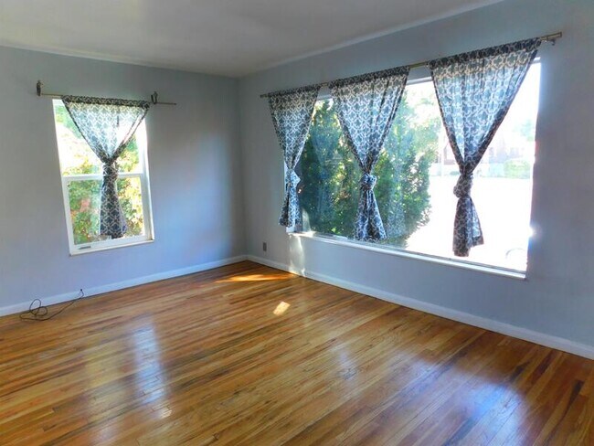 Building Photo - 1507 S 700 E