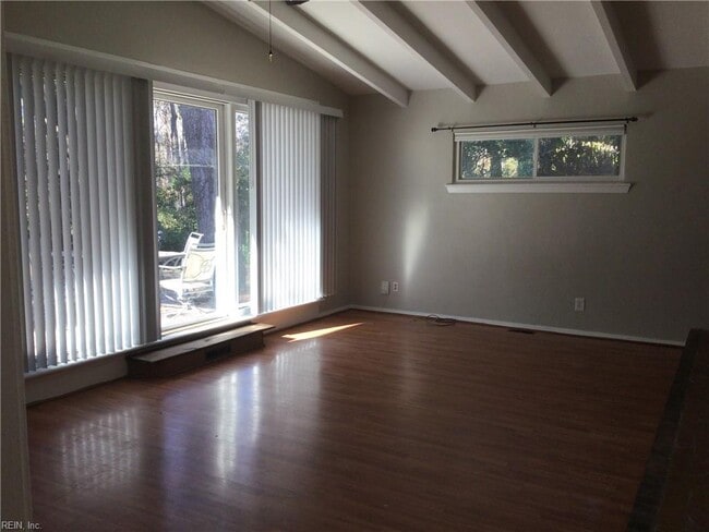 Building Photo - 1309 Graham Rd