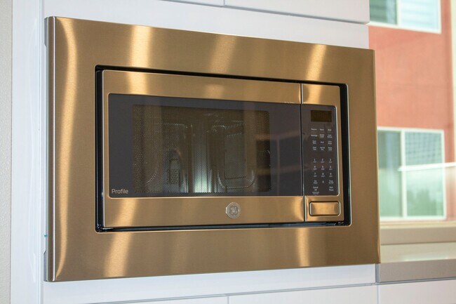 Building Photo - 195 Bowery