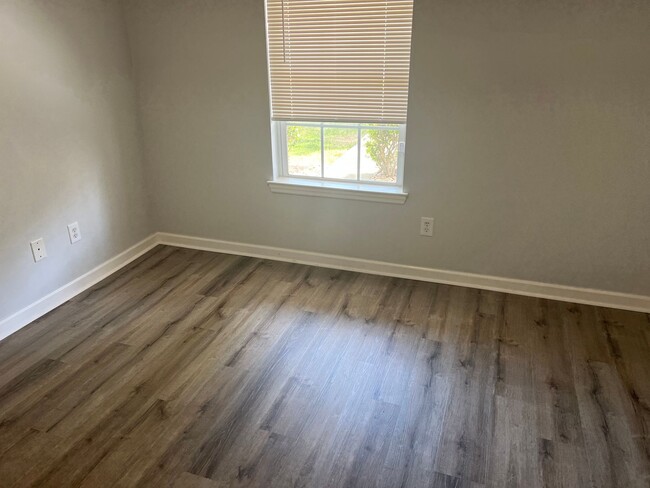 Building Photo - First Floor, End Unit, Two bedroom, Two ba...