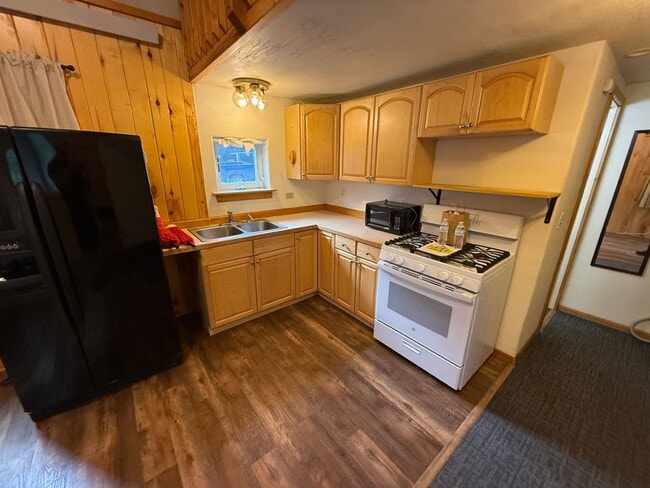 Building Photo - Cozy Guest House in Semi-Rural Location w/...