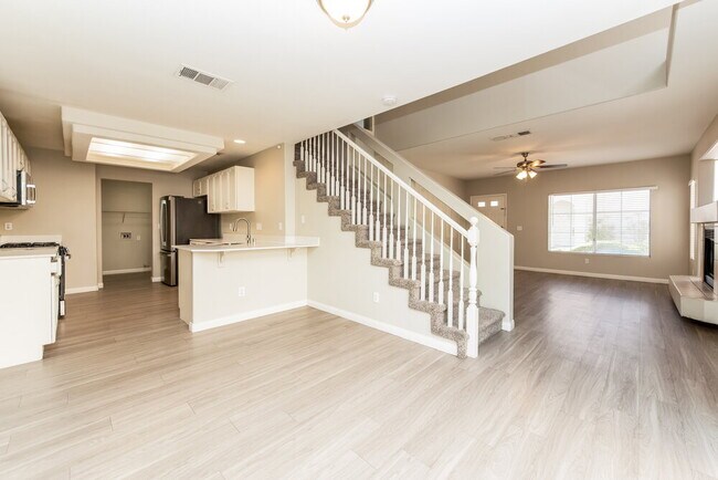 Building Photo - 3337 Epson St