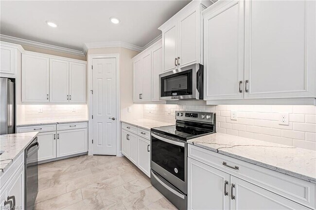 Building Photo - 534 Kamari Cv