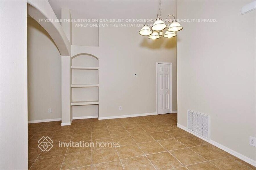 Building Photo - 11235 Crystal Glen Blvd