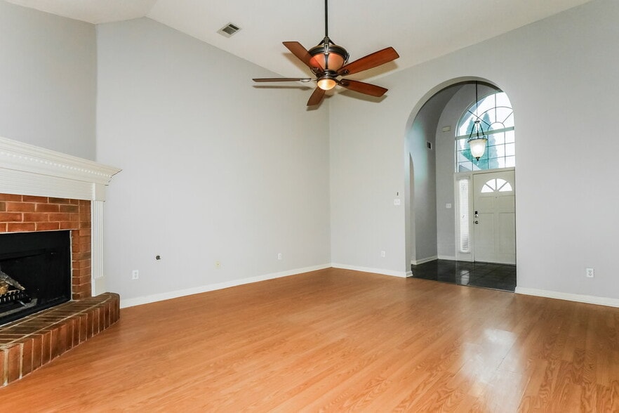 Building Photo - 6658 Raner Cove