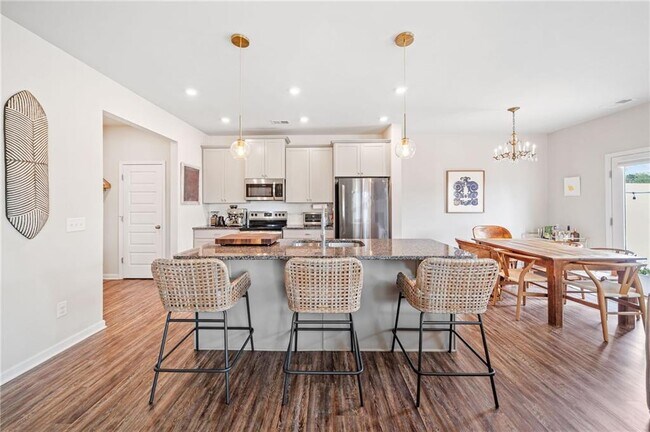 Building Photo - 175 Madison Bend