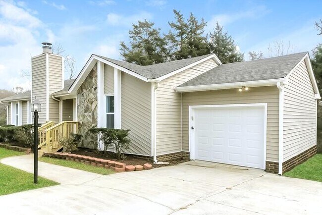 Building Photo - 8222 Strawberry Pt, Charlotte, NC 28215