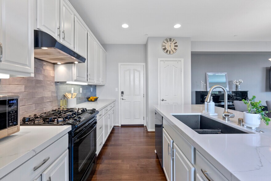 Building Photo - 28285 N Via Sonata Dr