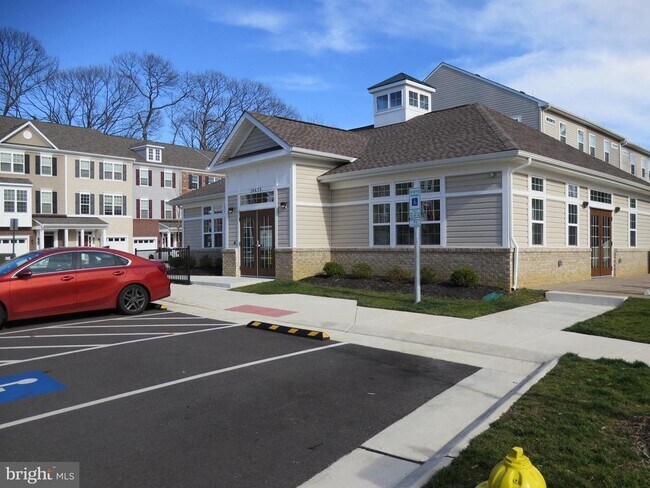 Building Photo - 1710 Featherstone Rd