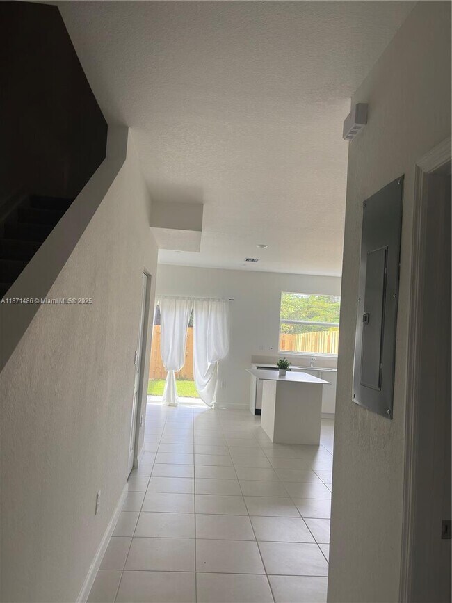 Building Photo - 27700 SW 156th Ave