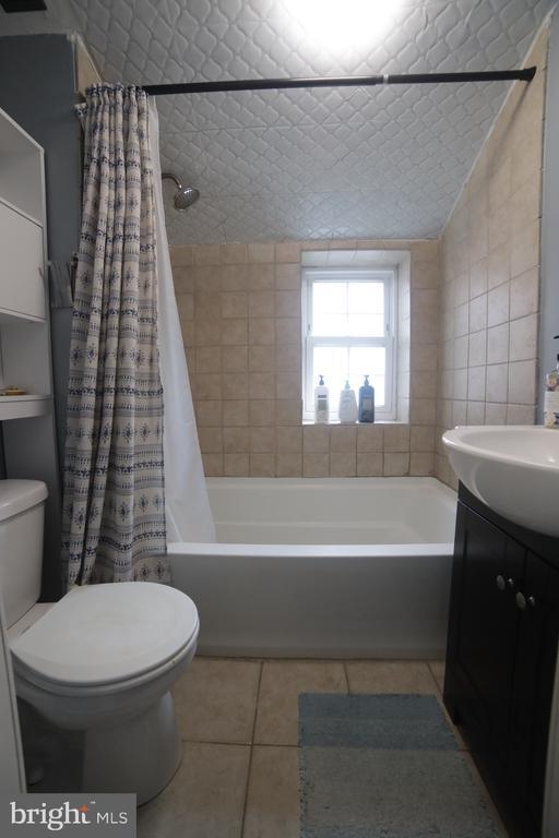 Building Photo - 908 New Market St