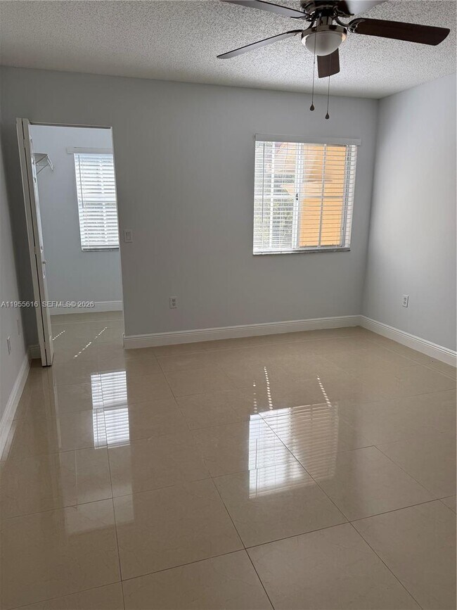 Building Photo - 2496 Centergate Dr