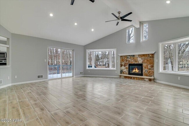 Building Photo - 502 Carrock Way