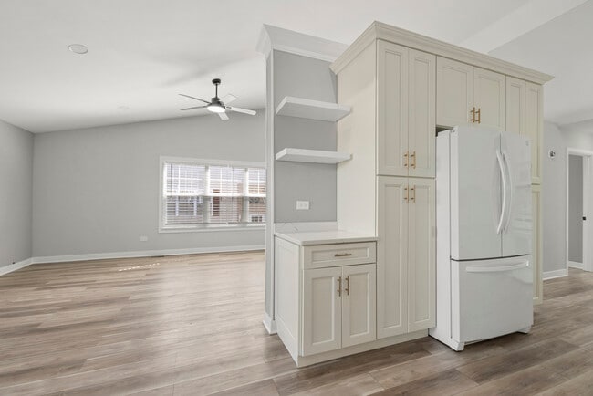 Building Photo - 6840 Oak View Ct