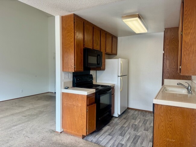 Building Photo - 5655 Riley St