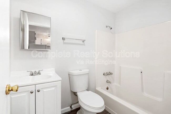 Building Photo - 790 Country Aire Ct