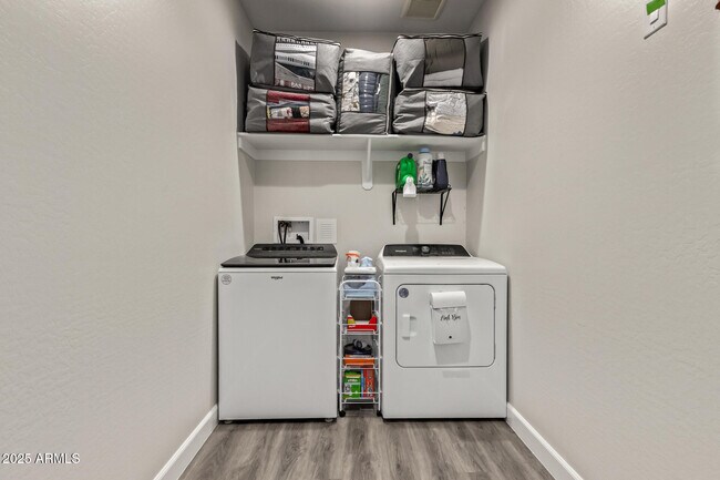 Building Photo - 11204 W Mobile Ln