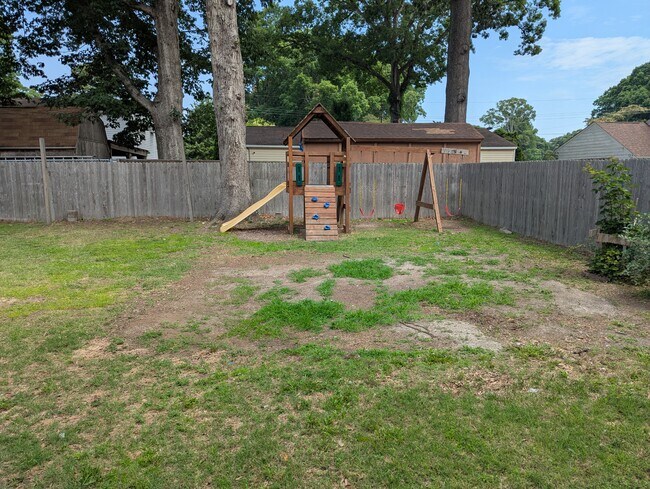 Building Photo - 328 Southgate Ave