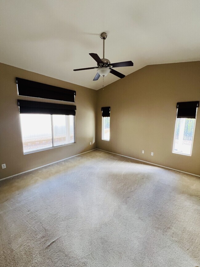 Building Photo - 40624 Corte Albara