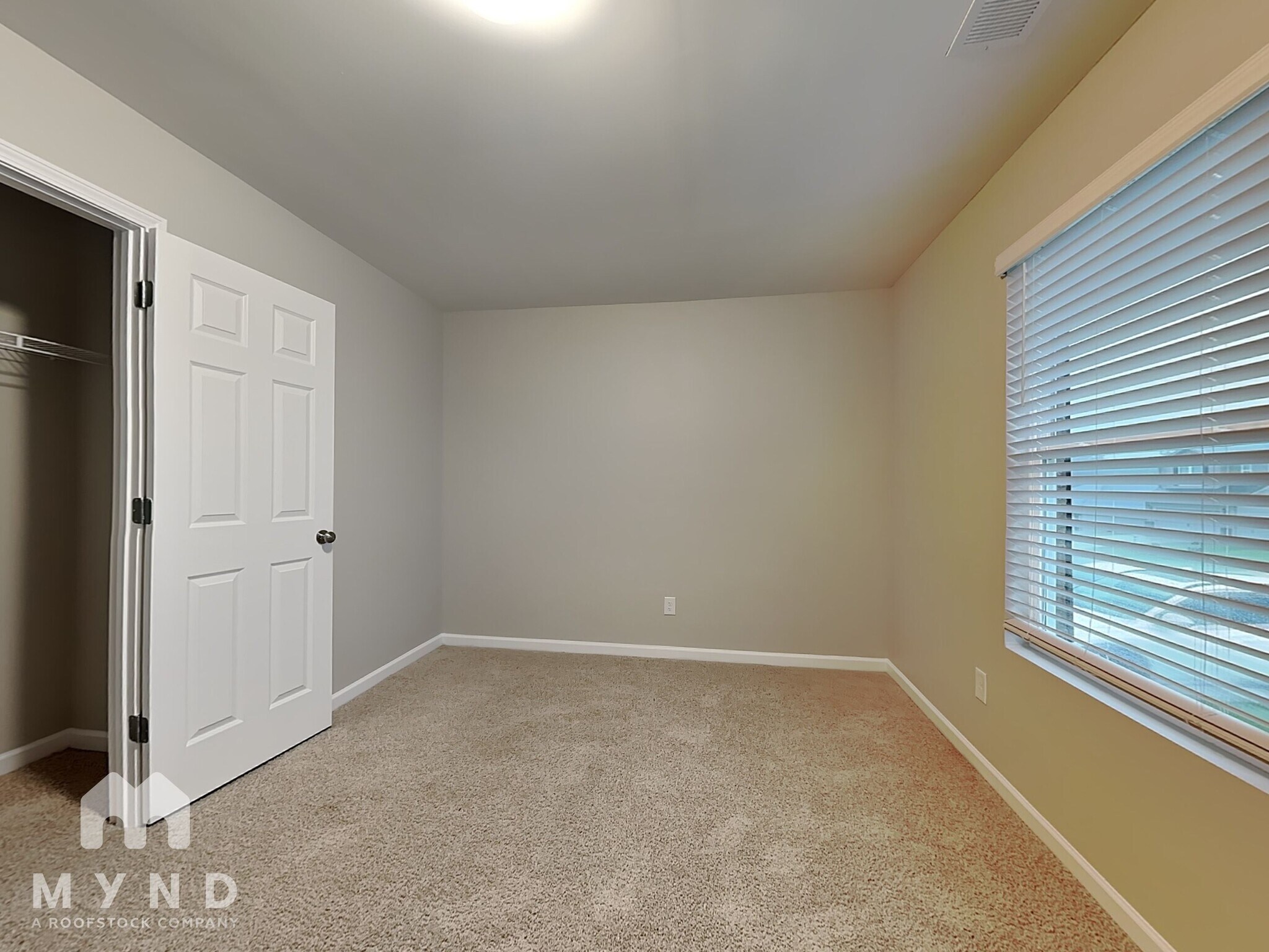 Building Photo - 280 Americana Dr