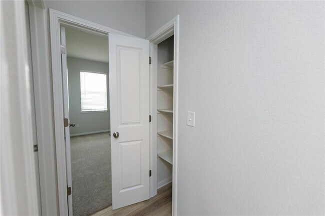Building Photo - 6206 Marsh Ln