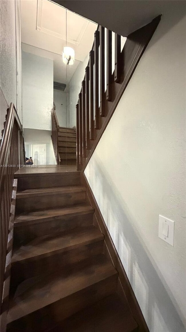 Building Photo - 2450 W 67th Pl