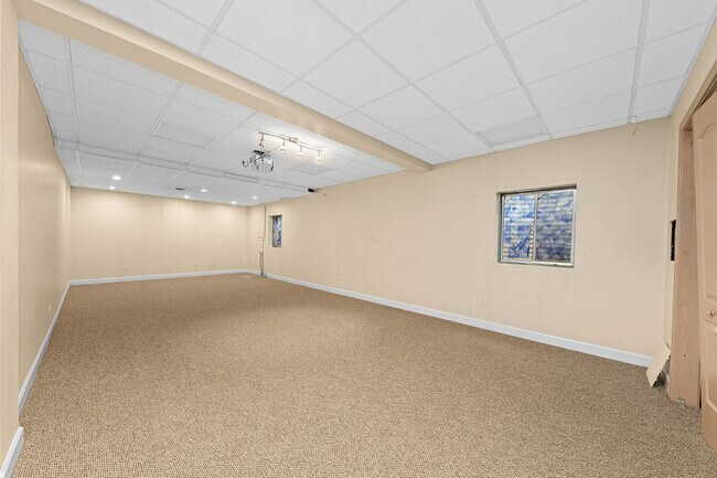 Building Photo - 3202 Whitney Rd