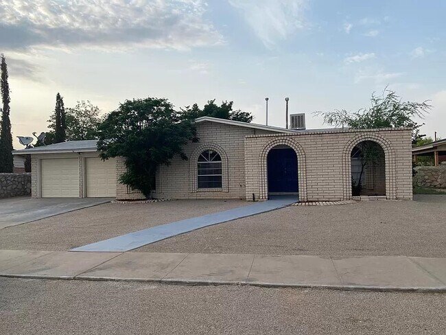 Primary Photo - 10801 Havenrock Dr