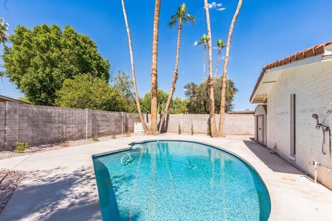 Building Photo - Charming 3BR House in Scottsdale with new ...