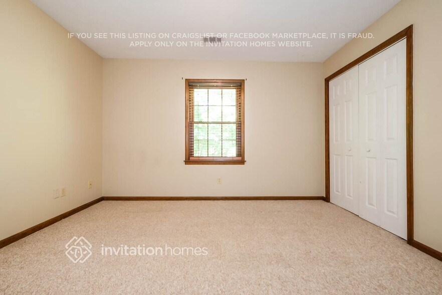Building Photo - 5120 E Shore Dr SW