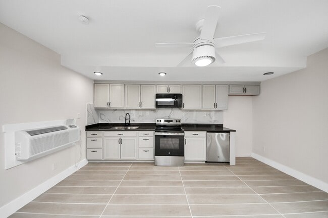 Building Photo - 5903 Belneath St