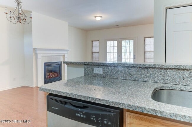 Building Photo - 55 Renaissance Ln