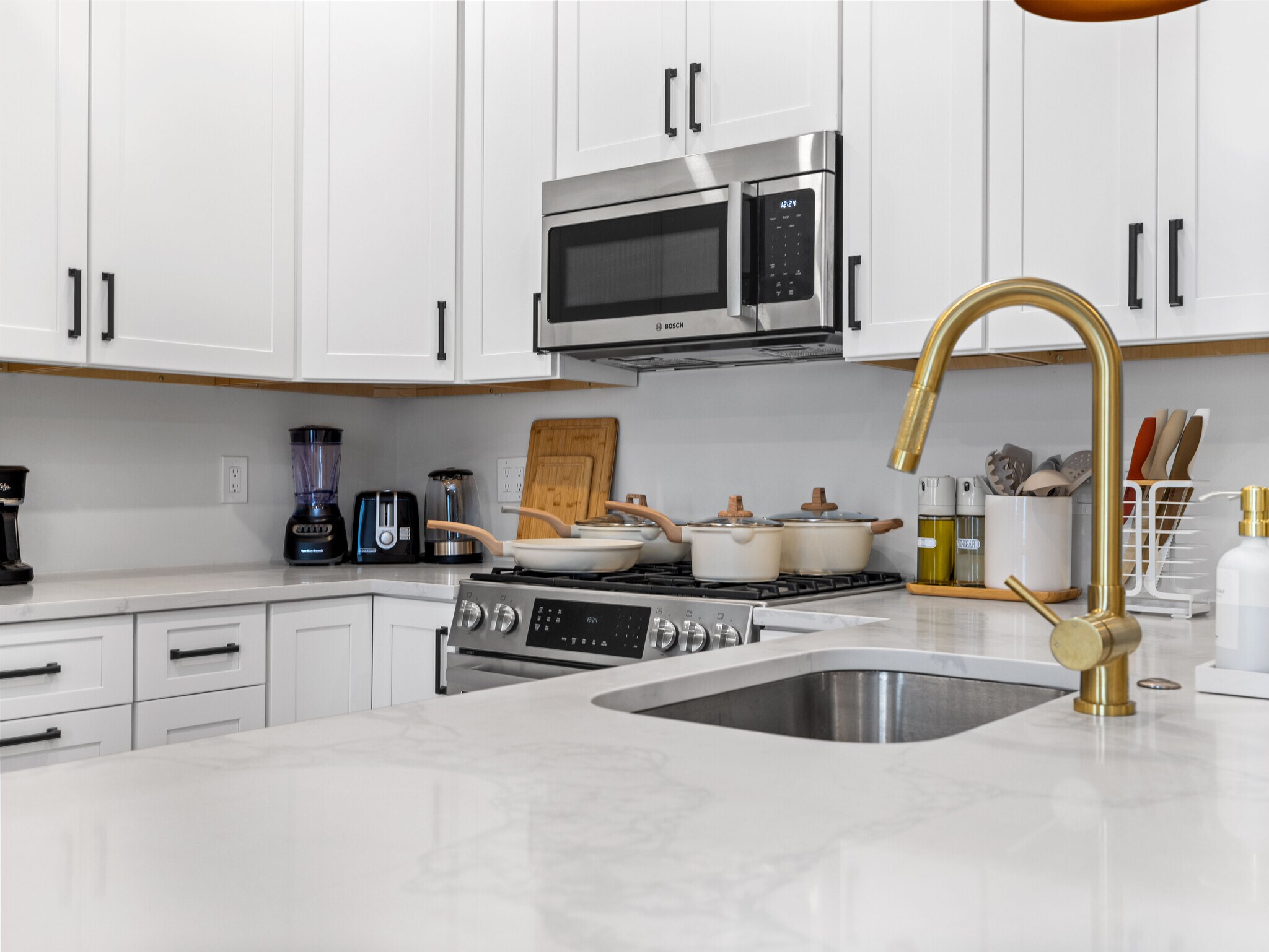 Building Photo - 566 Dorchester Ave