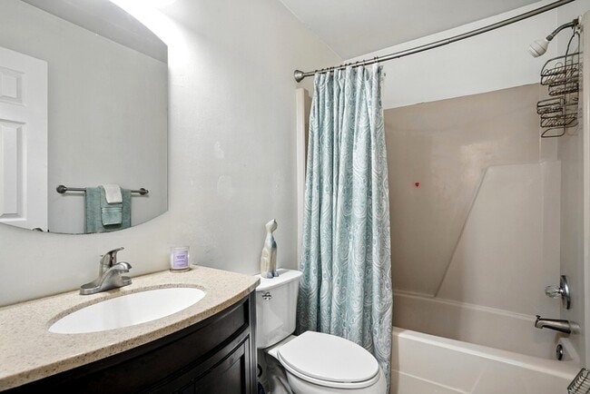Building Photo - 1308 Summerset Ct