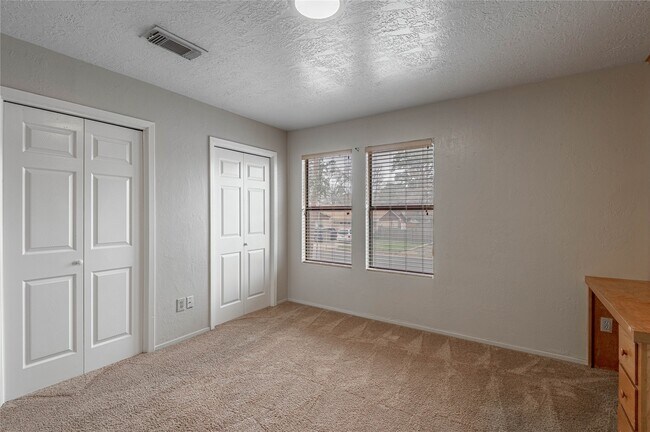 Building Photo - 2521 Crosstimbers Dr