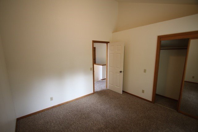 Building Photo - 3 Bedroom East Anchorage Townhouse!