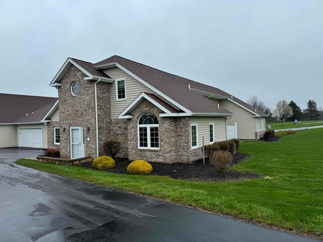 Primary Photo - 74 Nicholas Dr
