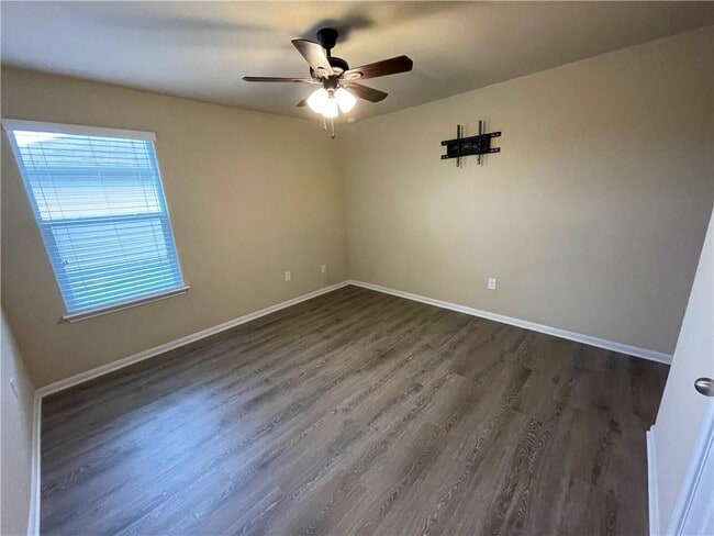 Building Photo - 222 Camellia Dr