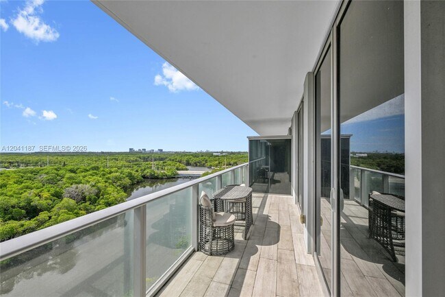 Building Photo - 16385 Biscayne Blvd