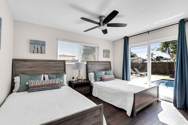 Building Photo - 3624 SW 22nd St