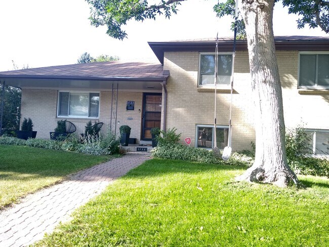 Primary Photo - Stunning 4 bedroom 2 bath Virginia Village...