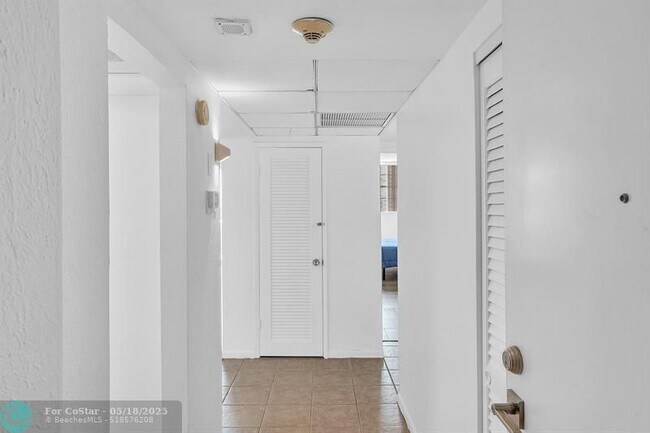 Building Photo - 19390 Collins Ave