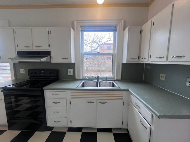 Building Photo - 45 College Ave SE