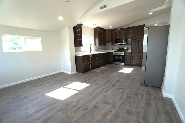 Building Photo - 5801 Juniper Ave