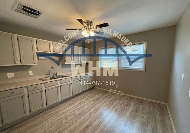 Building Photo - 4054 N 68th St