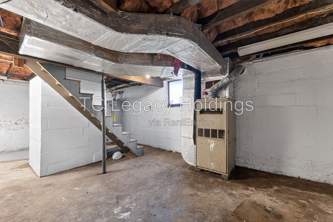 Building Photo - 200 Reeves Ave