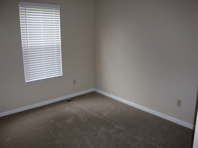 Building Photo - 8612 Oak Creek Dr