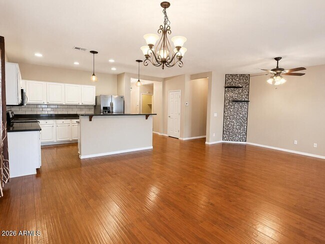 Building Photo - 17636 W Maui Ln